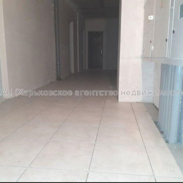 Продам квартиру, Хмельницкого Богдана ул. , 1 кім., 32 м², без внутренних работ 