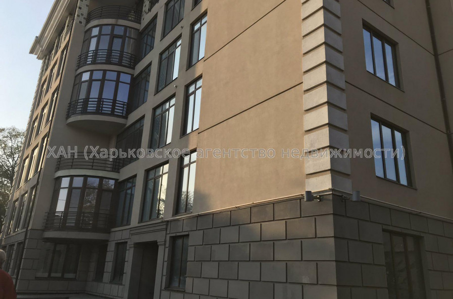Продам квартиру, Новгородская ул. , 2  ком., 172 м², без внутренних работ 