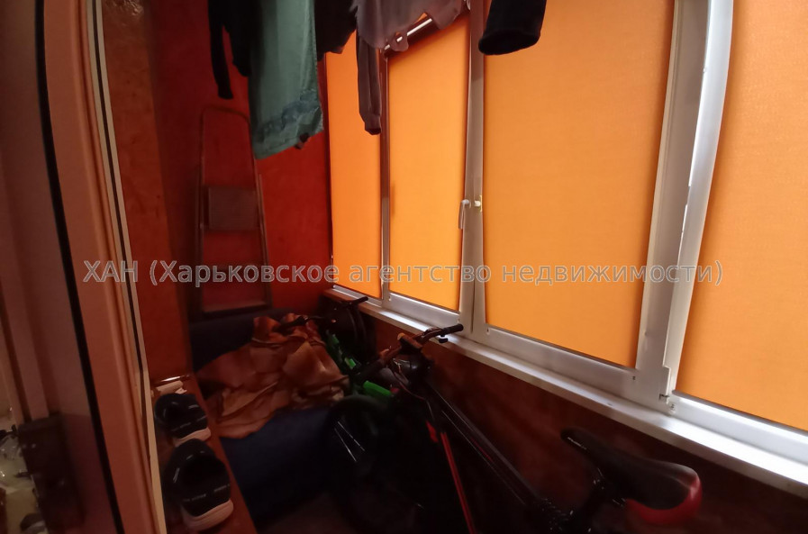 Продам квартиру, Александровский просп. , 1  ком., 33 м², капитальный ремонт 