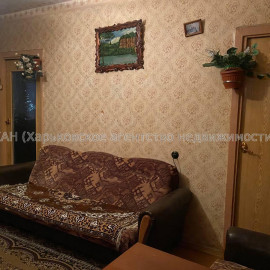 Продам квартиру, Героев Труда ул. , 4  ком., 70 м², без ремонта