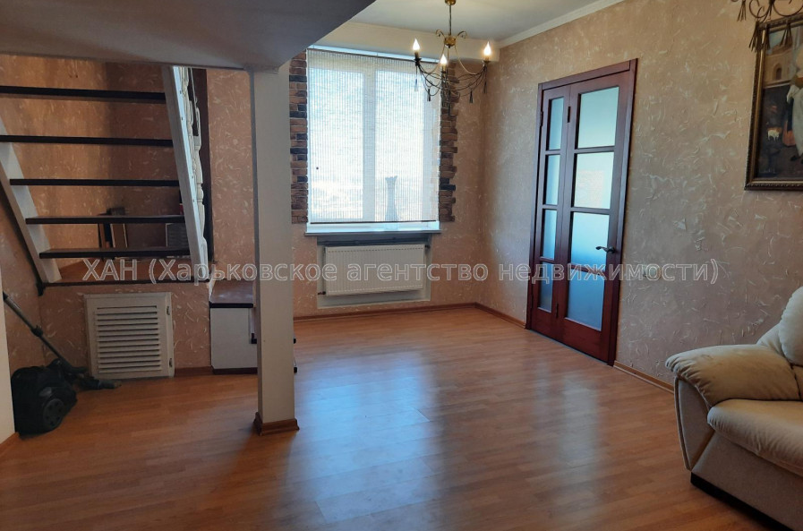 Продам квартиру, Александровский просп. , 2  ком., 75 м², капитальный ремонт 