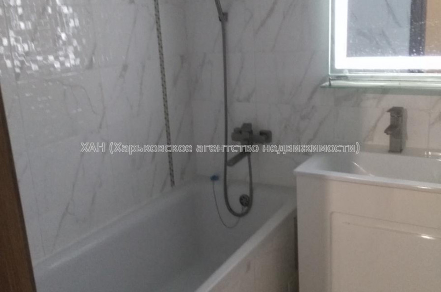 Продам квартиру, Казакевича ул. , 1 кім., 40 м², капитальный ремонт 