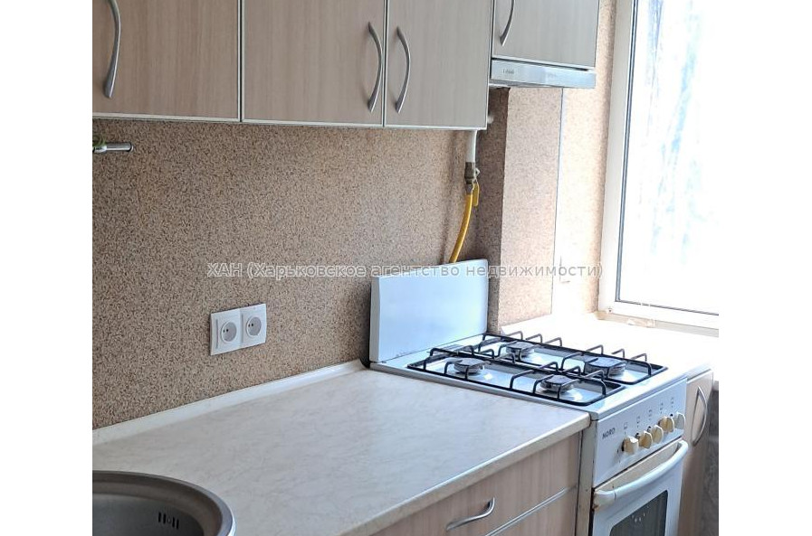 Продам квартиру, Байрона пр-т , 140 , 3 кім., 50.70 м², капитальный ремонт 