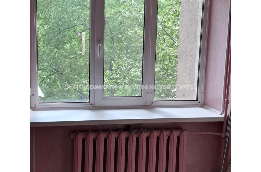 Продам квартиру, Байрона пр-т , 140 , 3 кім., 50.70 м², капитальный ремонт 