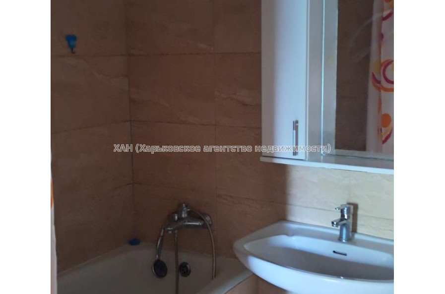 Продам квартиру, Байрона пр-т , 140 , 3 кім., 50.70 м², капитальный ремонт 