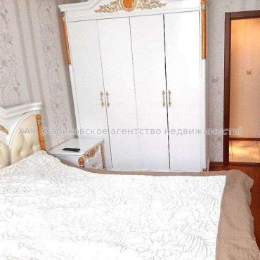 Продам квартиру, Гвардейцев Широнинцев ул. , 4 кім., 100 м², капитальный ремонт 