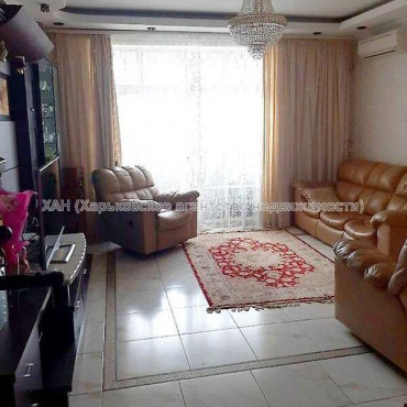 Продам квартиру, Гвардейцев Широнинцев ул. , 4 кім., 100 м², капитальный ремонт 