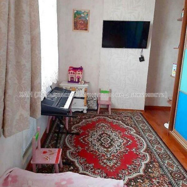 Продам квартиру, Гвардейцев Широнинцев ул. , 4 кім., 100 м², капитальный ремонт 