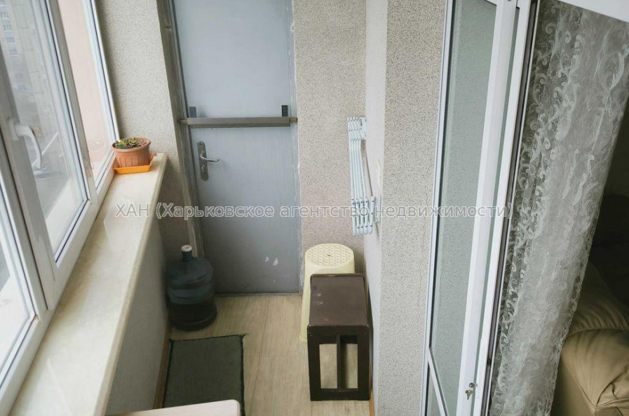 Продам квартиру, Гвардейцев Широнинцев ул. , 4 кім., 100 м², капитальный ремонт 