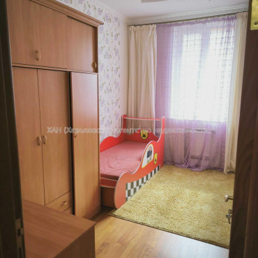 Продам квартиру, Гвардейцев Широнинцев ул. , 4 кім., 100 м², капитальный ремонт 