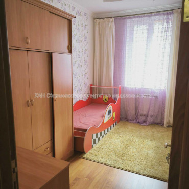 Продам квартиру, Гвардейцев Широнинцев ул. , 4  ком., 100 м², капитальный ремонт 