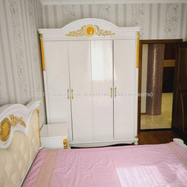 Продам квартиру, Гвардейцев Широнинцев ул. , 4  ком., 100 м², капитальный ремонт 