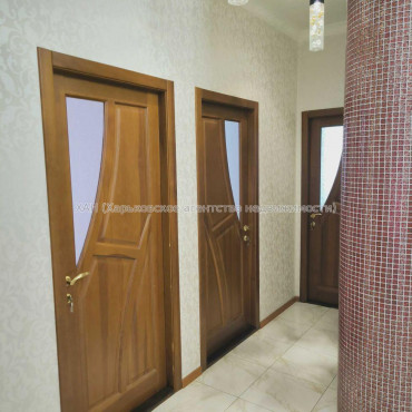 Продам квартиру, Гвардейцев Широнинцев ул. , 4 кім., 100 м², капитальный ремонт 