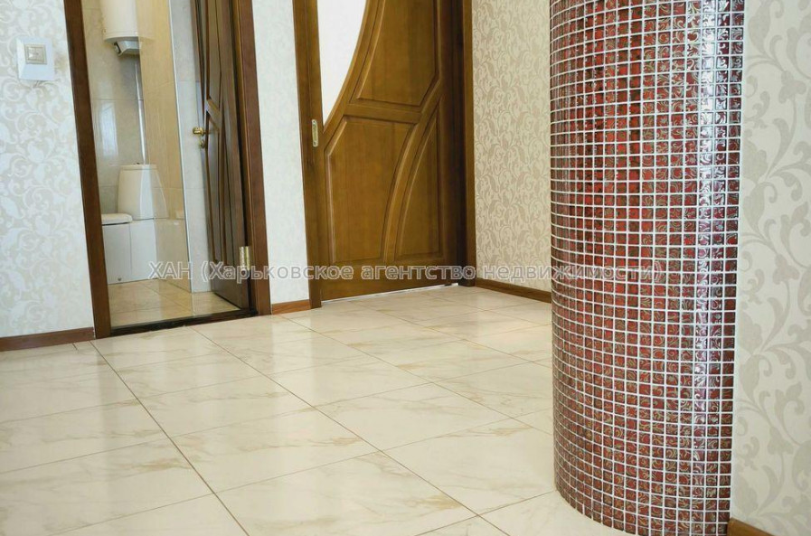 Продам квартиру, Гвардейцев Широнинцев ул. , 4  ком., 100 м², капитальный ремонт 