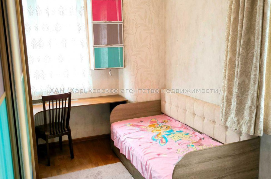 Продам квартиру, Гвардейцев Широнинцев ул. , 4 кім., 100 м², капитальный ремонт 