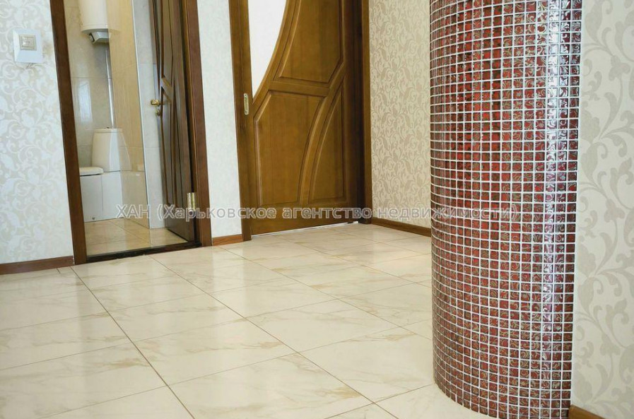 Продам квартиру, Гвардейцев Широнинцев ул. , 4 кім., 100 м², капитальный ремонт 