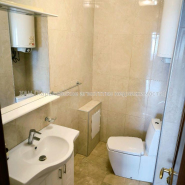 Продам квартиру, Гвардейцев Широнинцев ул. , 4 кім., 100 м², капитальный ремонт 