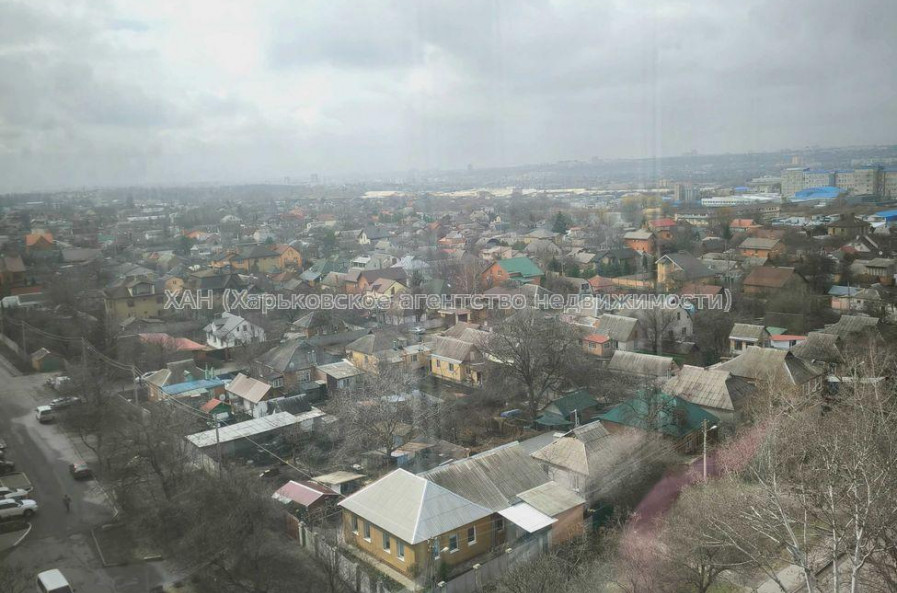 Продам квартиру, Гвардейцев Широнинцев ул. , 4  ком., 100 м², капитальный ремонт 
