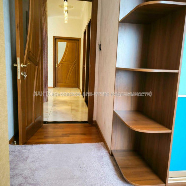 Продам квартиру, Гвардейцев Широнинцев ул. , 4 кім., 100 м², капитальный ремонт 