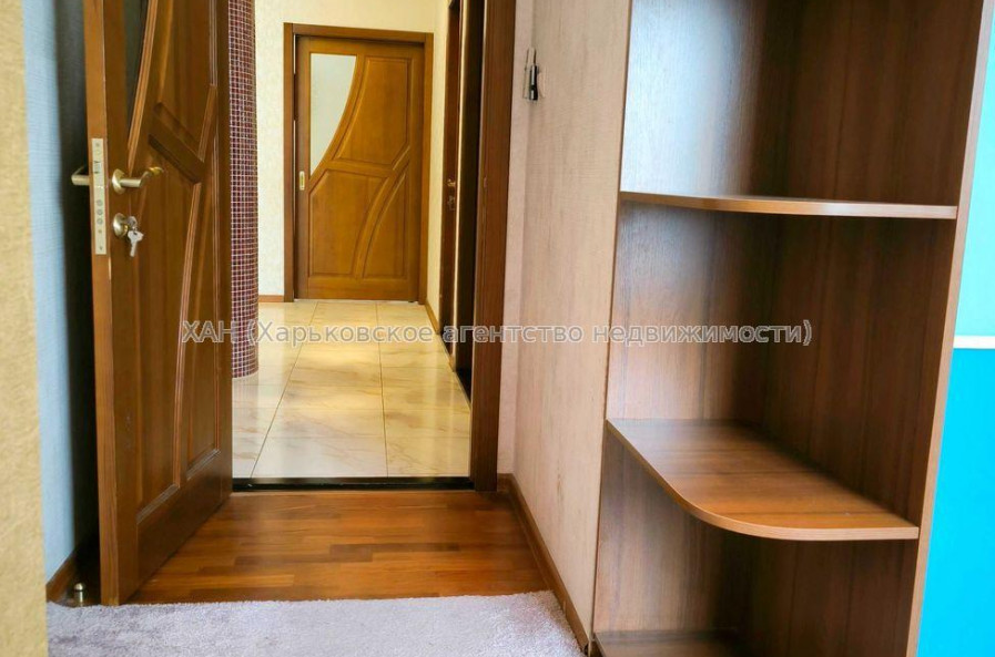 Продам квартиру, Гвардейцев Широнинцев ул. , 4 кім., 100 м², капитальный ремонт 