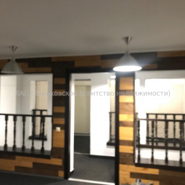 Продам нежилую недвижимость, офис в многоквартирном доме , 1  ком., 177 м², капитальный ремонт 