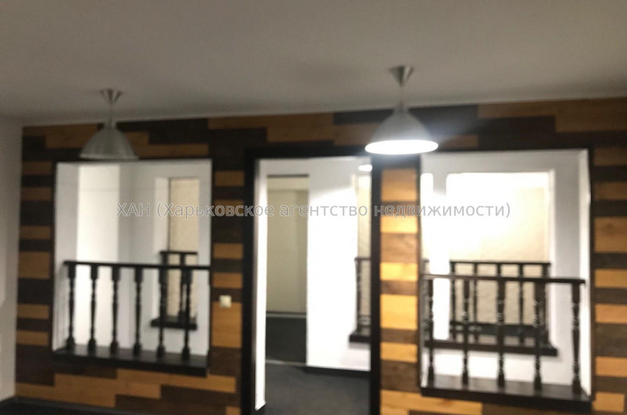 Продам нежилую недвижимость, офис в многоквартирном доме , 1  ком., 177 м², капитальный ремонт 