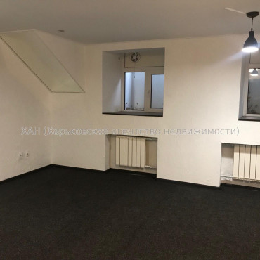 Продам нежилую недвижимость, офис в многоквартирном доме , 1  ком., 177 м², капитальный ремонт 