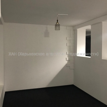 Продам нежилую недвижимость, офис в многоквартирном доме , 1  ком., 177 м², капитальный ремонт 