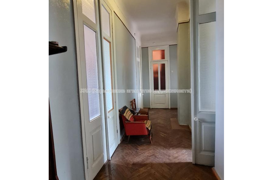 Продам квартиру, Спартака ул. , 4 кім., 105 м², без ремонта 