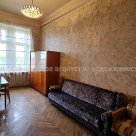 Продам квартиру, Спартака ул. , 4 кім., 105 м², без ремонта
