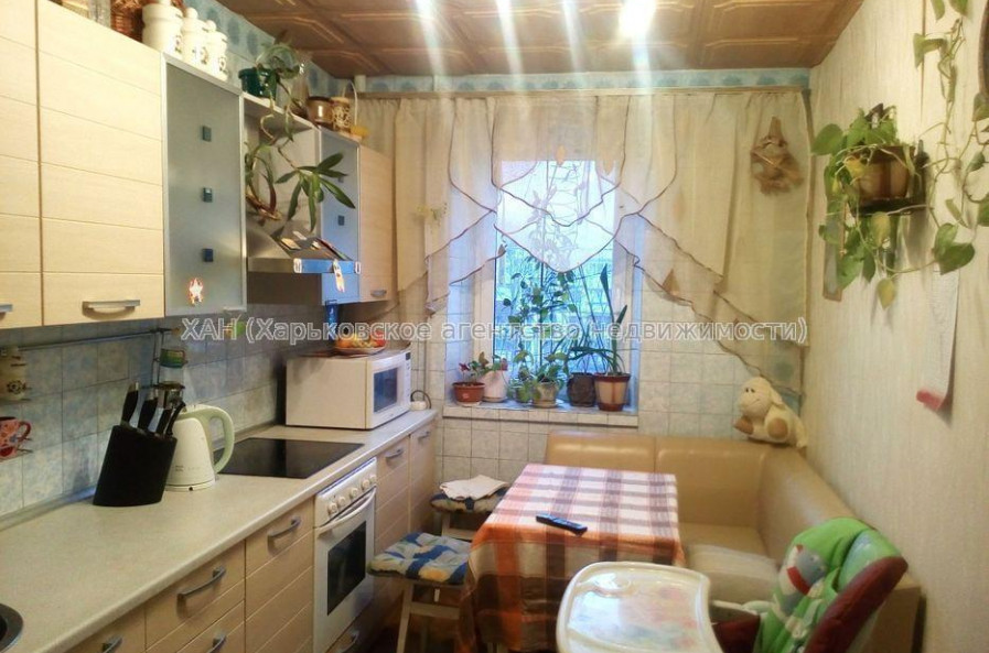 Продам квартиру, Тракторостроителей просп. , 3 кім., 67 м², косметический ремонт 