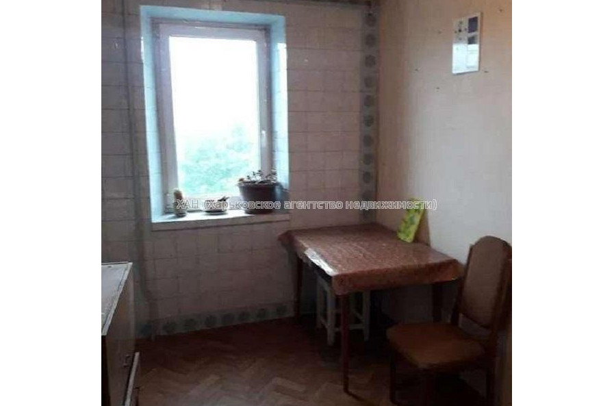 Продам квартиру, Тракторостроителей просп. , 3 кім., 67 м², косметический ремонт 
