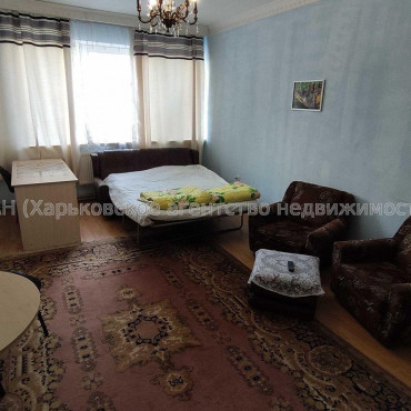 Продам дом, Тракторостроителей просп. , 192 м², 6 сот., частичный ремонт 