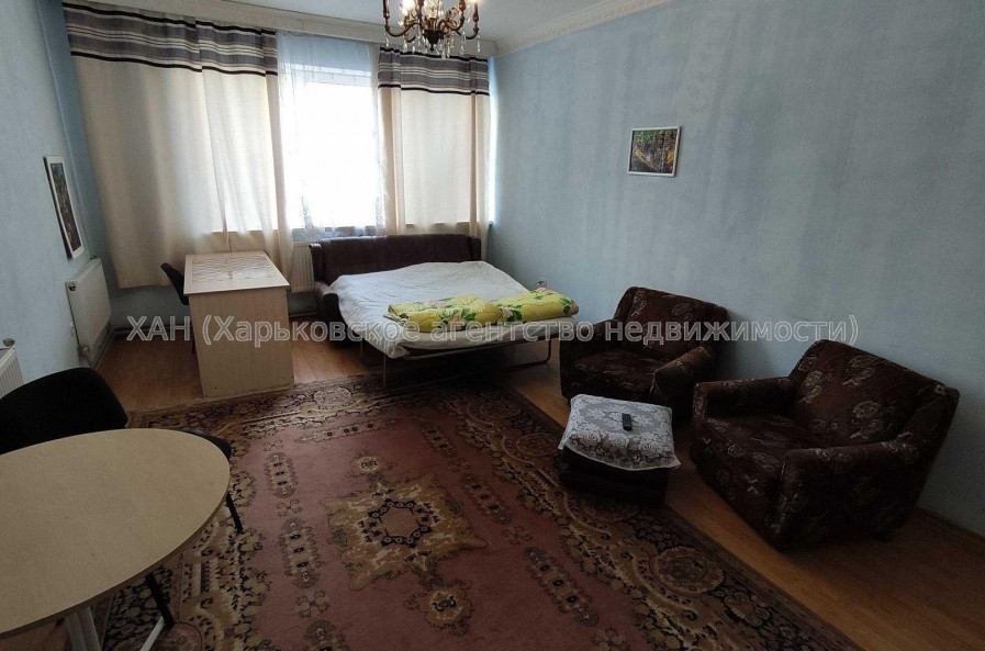 Продам дом, Тракторостроителей просп. , 192 м², 6 сот., частичный ремонт 