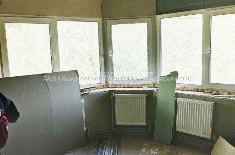 Продам дом, Тракторостроителей просп. , 192 м², 6 сот., частичный ремонт 