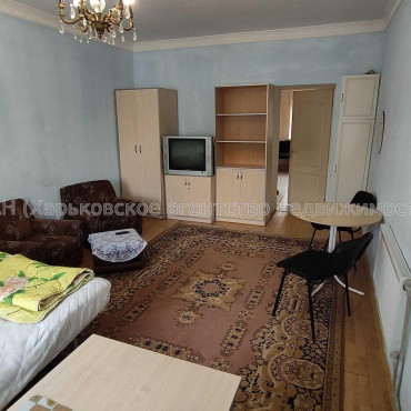 Продам дом, Тракторостроителей просп. , 192 м², 6 сот., частичный ремонт 
