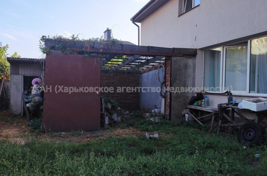 Продам дом, Тракторостроителей просп. , 192 м², 6 сот., частичный ремонт 