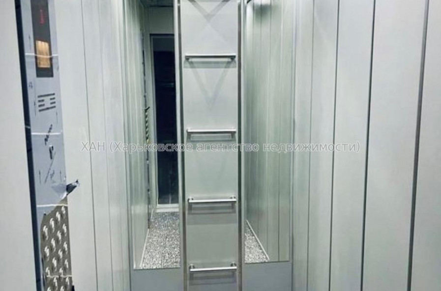 Продам квартиру, Гвардейцев Широнинцев ул. , 1  ком., 43.85 м², без внутренних работ 