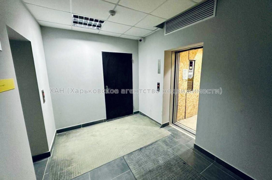 Продам квартиру, Гвардейцев Широнинцев ул. , 1  ком., 43.85 м², без внутренних работ 