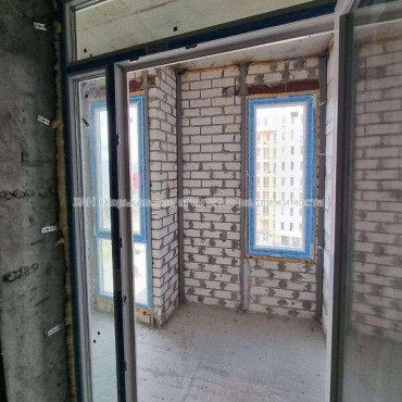 Продам квартиру, Гвардейцев Широнинцев ул. , 1  ком., 43.85 м², без внутренних работ 