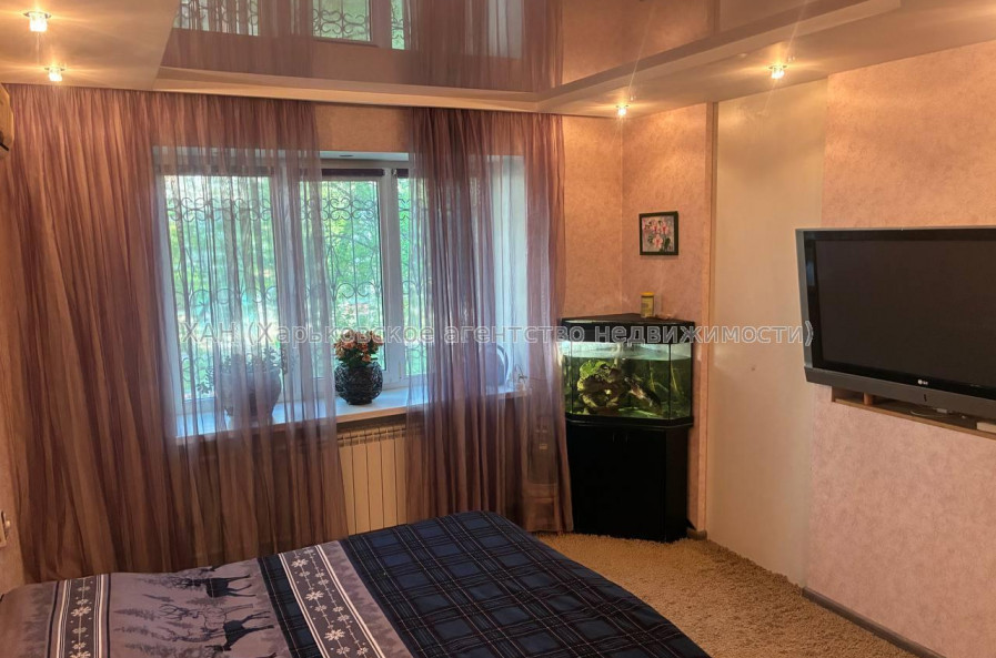Продам квартиру, 23 Августа пер. , 3 кім., 98 м², евроремонт 