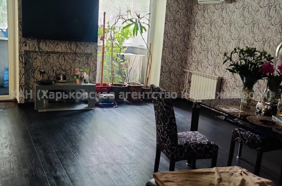 Продам квартиру, 23 Августа пер. , 3 кім., 98 м², евроремонт 