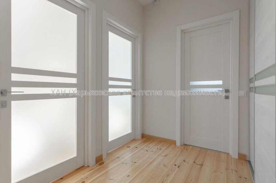 Продам квартиру, Дмитриевская ул. , 3 кім., 100 м², капитальный ремонт 