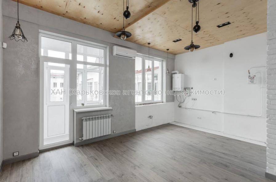 Продам квартиру, Дмитриевская ул. , 3 кім., 100 м², капитальный ремонт 