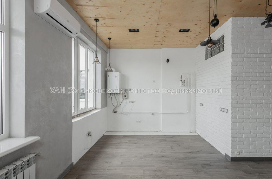 Продам квартиру, Дмитриевская ул. , 3 кім., 100 м², капитальный ремонт 