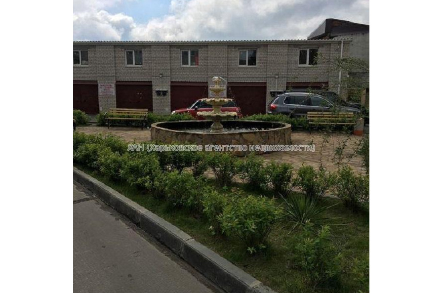 Продам квартиру, Дмитриевская ул. , 3 кім., 100 м², капитальный ремонт 