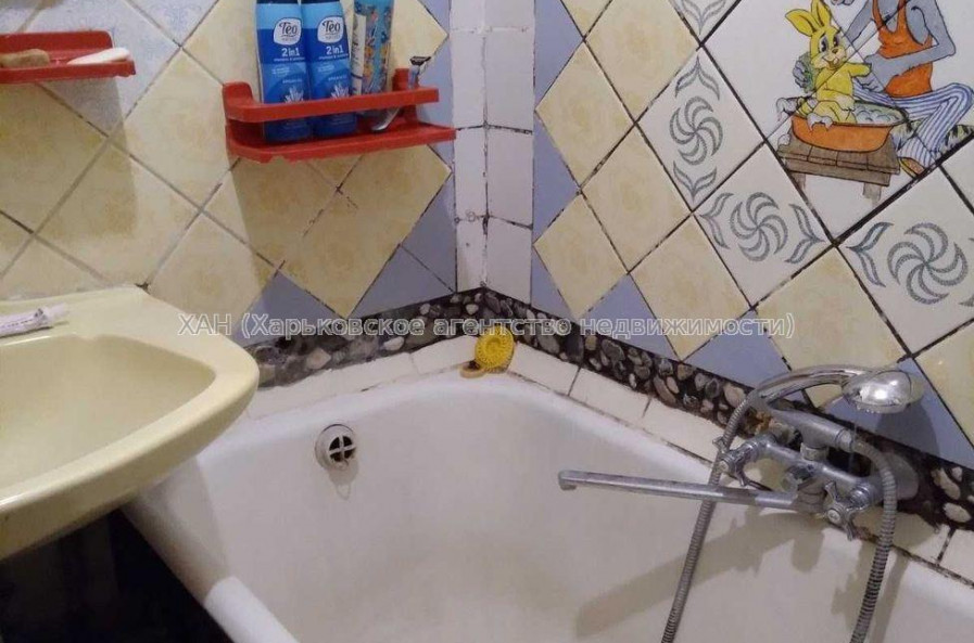 Продам квартиру, Салтовское шоссе , 3 кім., 70 м², частичный ремонт 