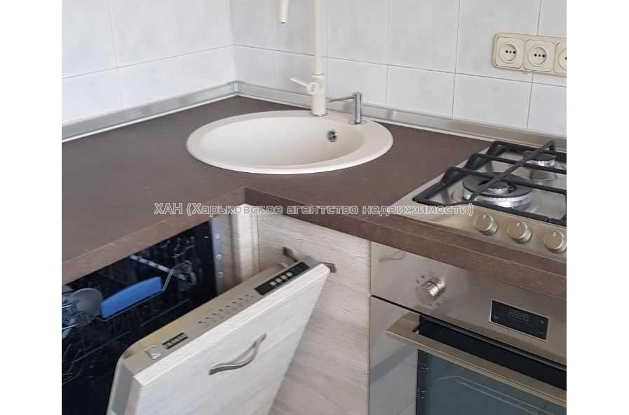 Продам квартиру, Титаренковский пер. , 3  ком., 65 м², капитальный ремонт 