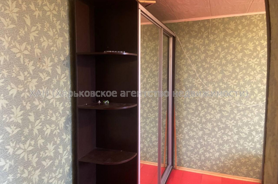 Продам квартиру, Валентиновская ул. , 1 кім., 34 м², косметический ремонт 