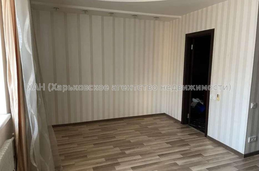 Продам квартиру, Залесская ул. , 1  ком., 54 м², капитальный ремонт 